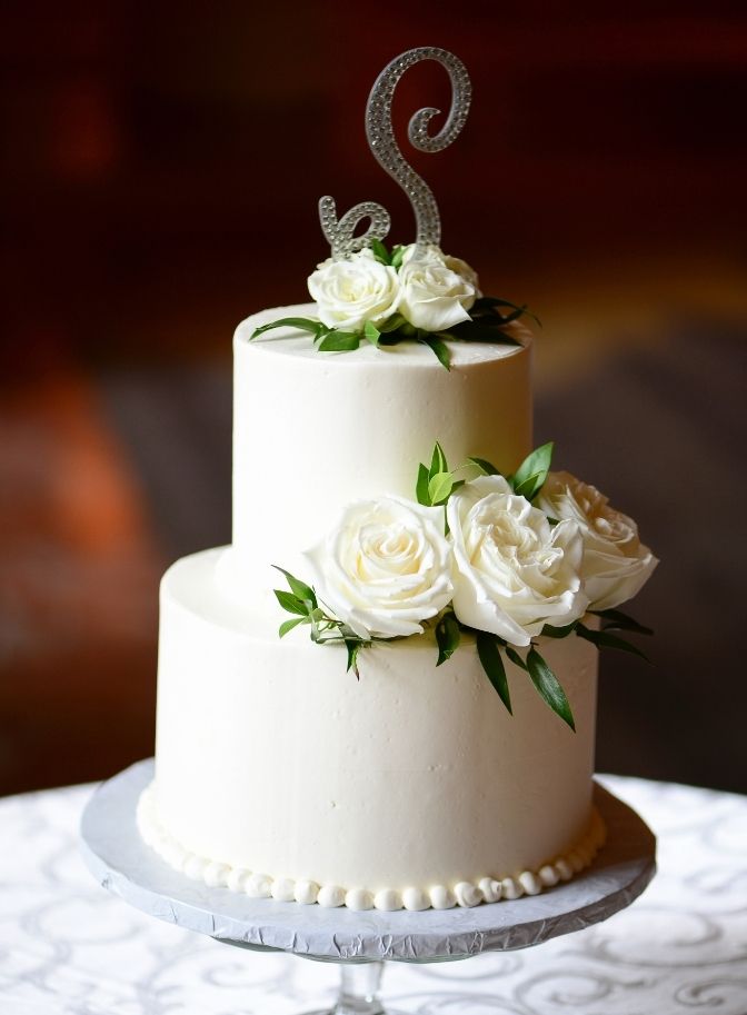 Should I Have a Small Wedding, Small Wedding Cake